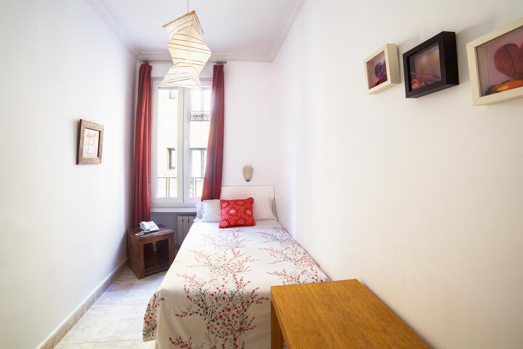 Hostal Barrera مدريد الغرفة الصورة